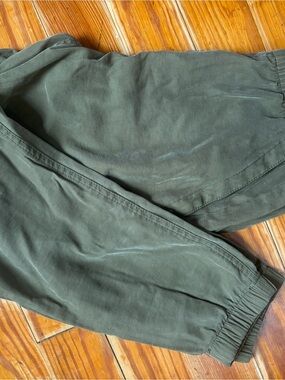 Old Navy Olive Green Men's Jogger Pants